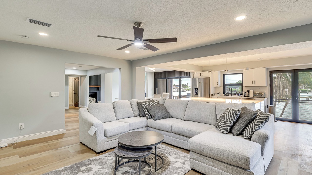 Photo of Livingroom in Apollo Beach