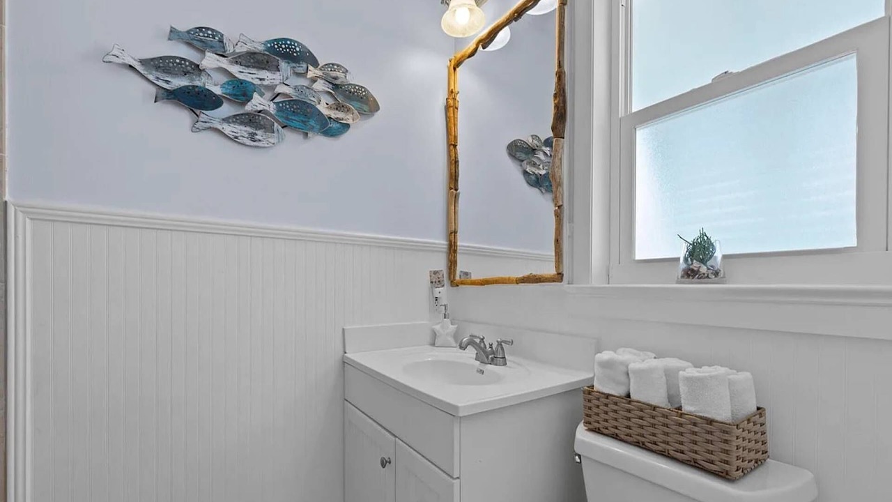 Photo of Bathroom in Marathon