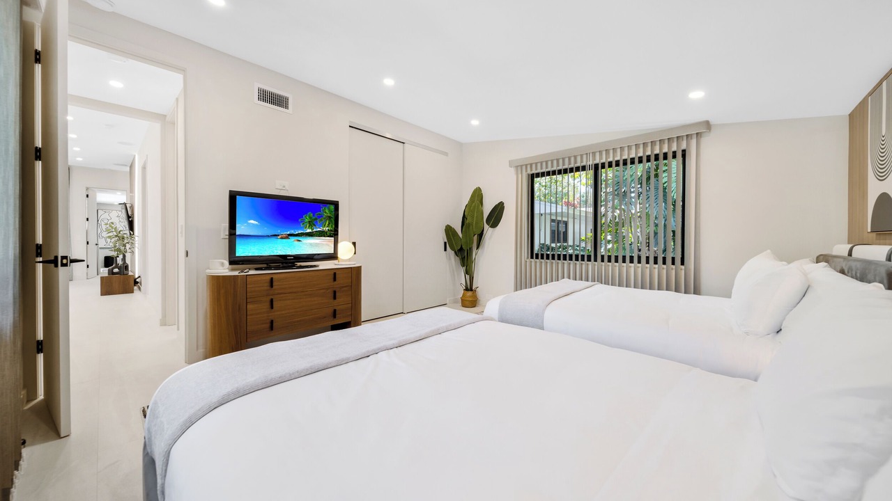 Photo of Bedroom in Hallandale Beach