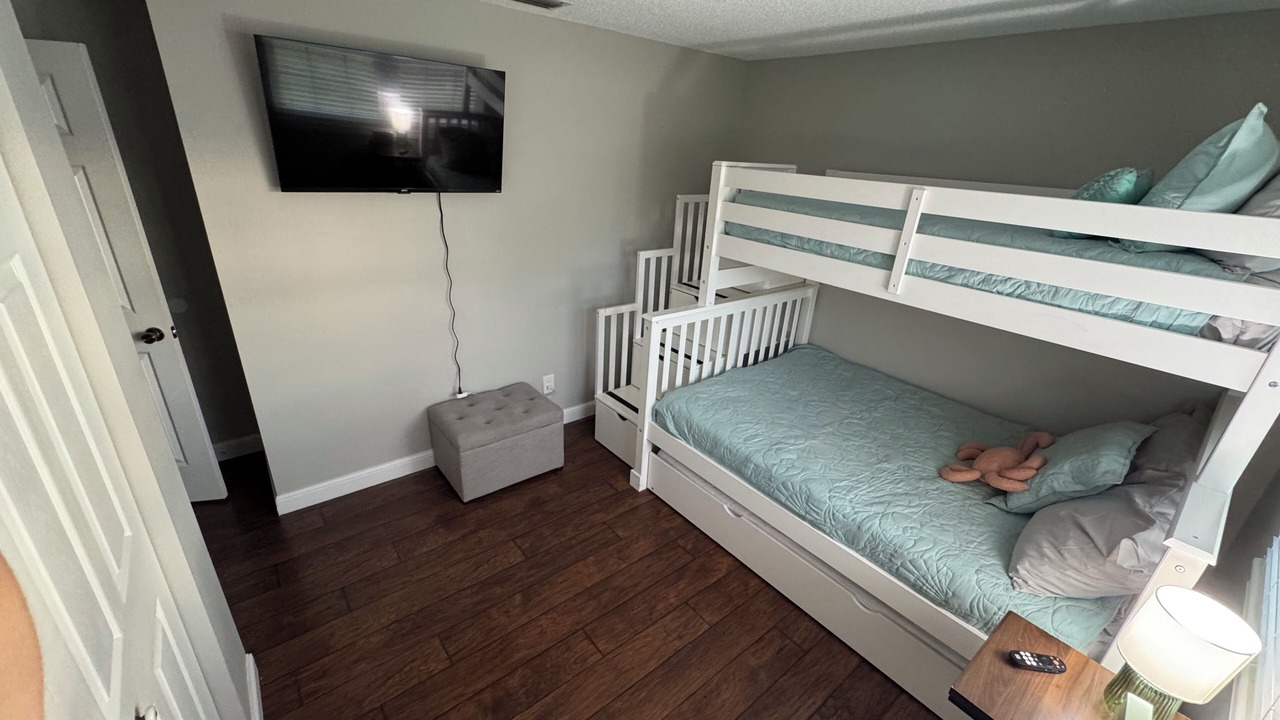 Photo of Bedroom in San Carlos Park