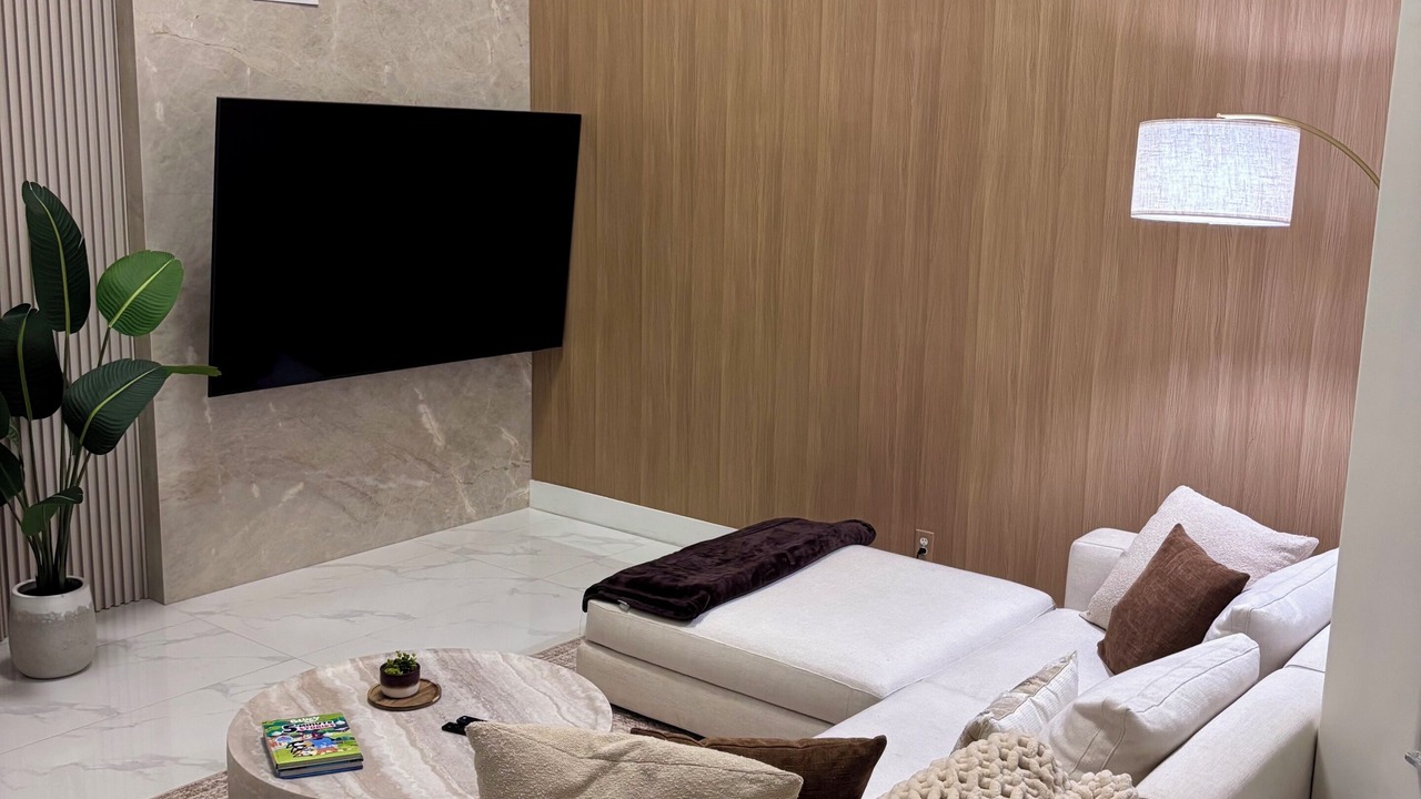 Photo of Livingroom in West Dixie Bend