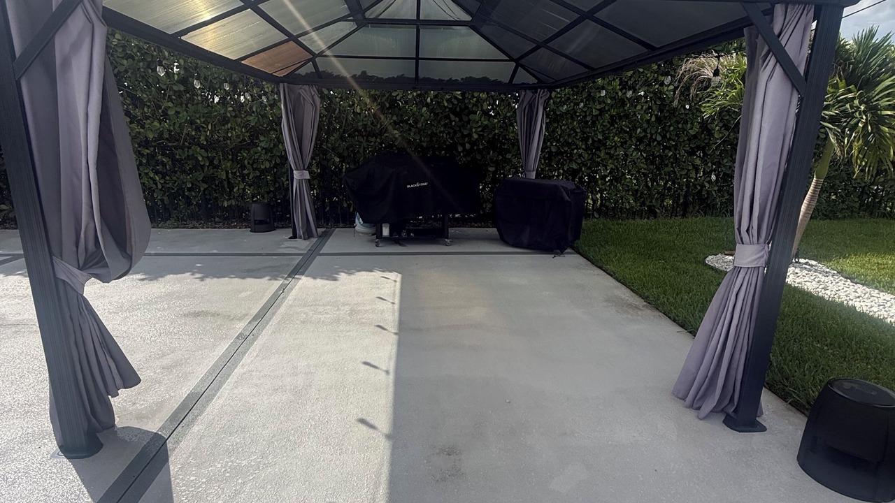 Photo of Patio Balcony in Lehigh Acres