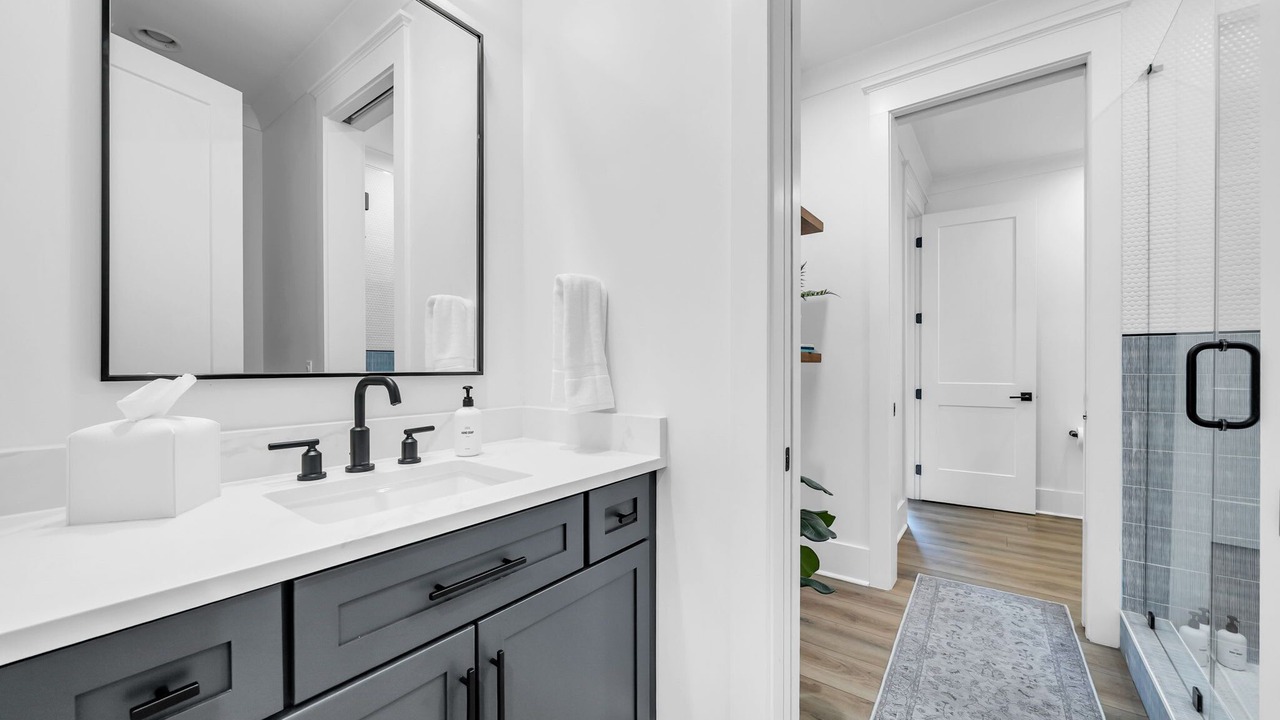 Photo of Bathroom in Gulfview Heights