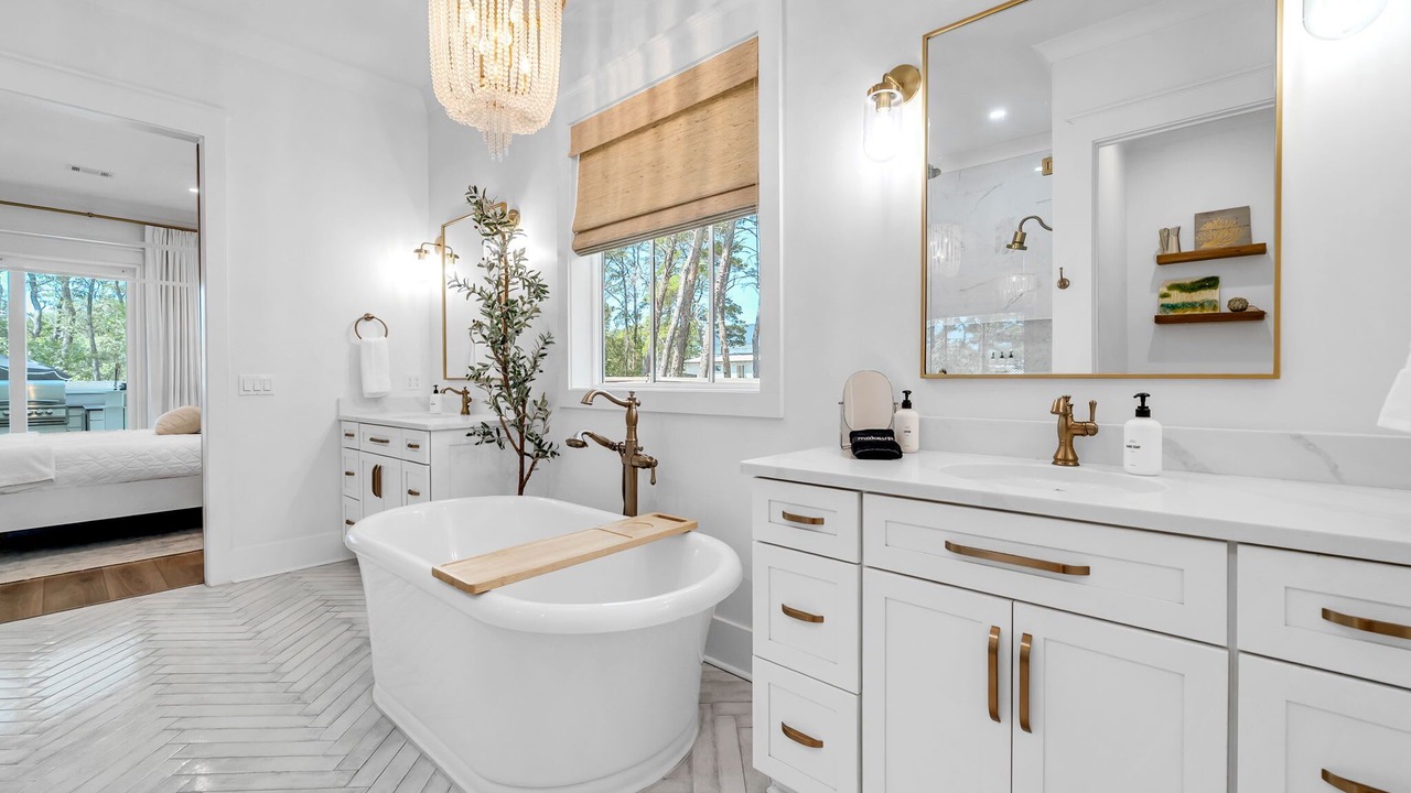 Photo of Bathroom in Gulfview Heights