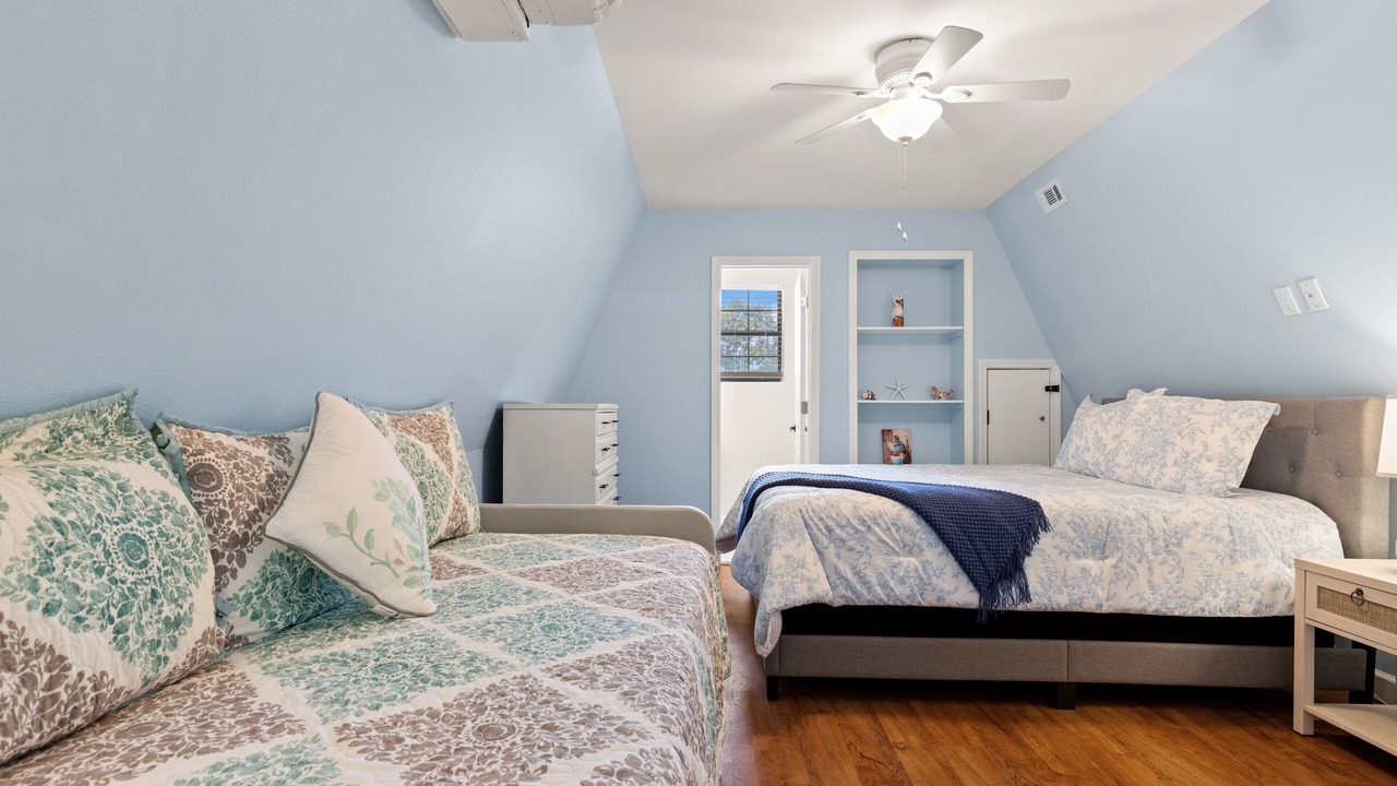 Photo of Bedroom in Upper Grand Lagoon