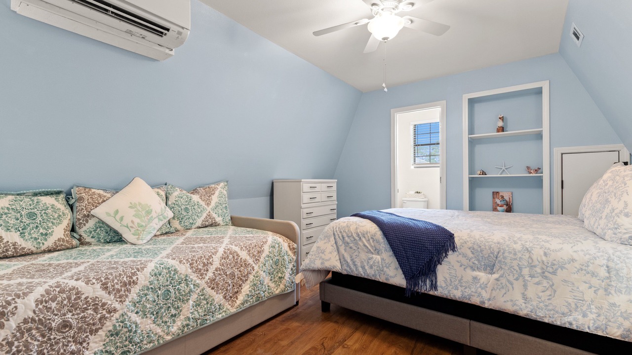 Photo of Bedroom in Upper Grand Lagoon