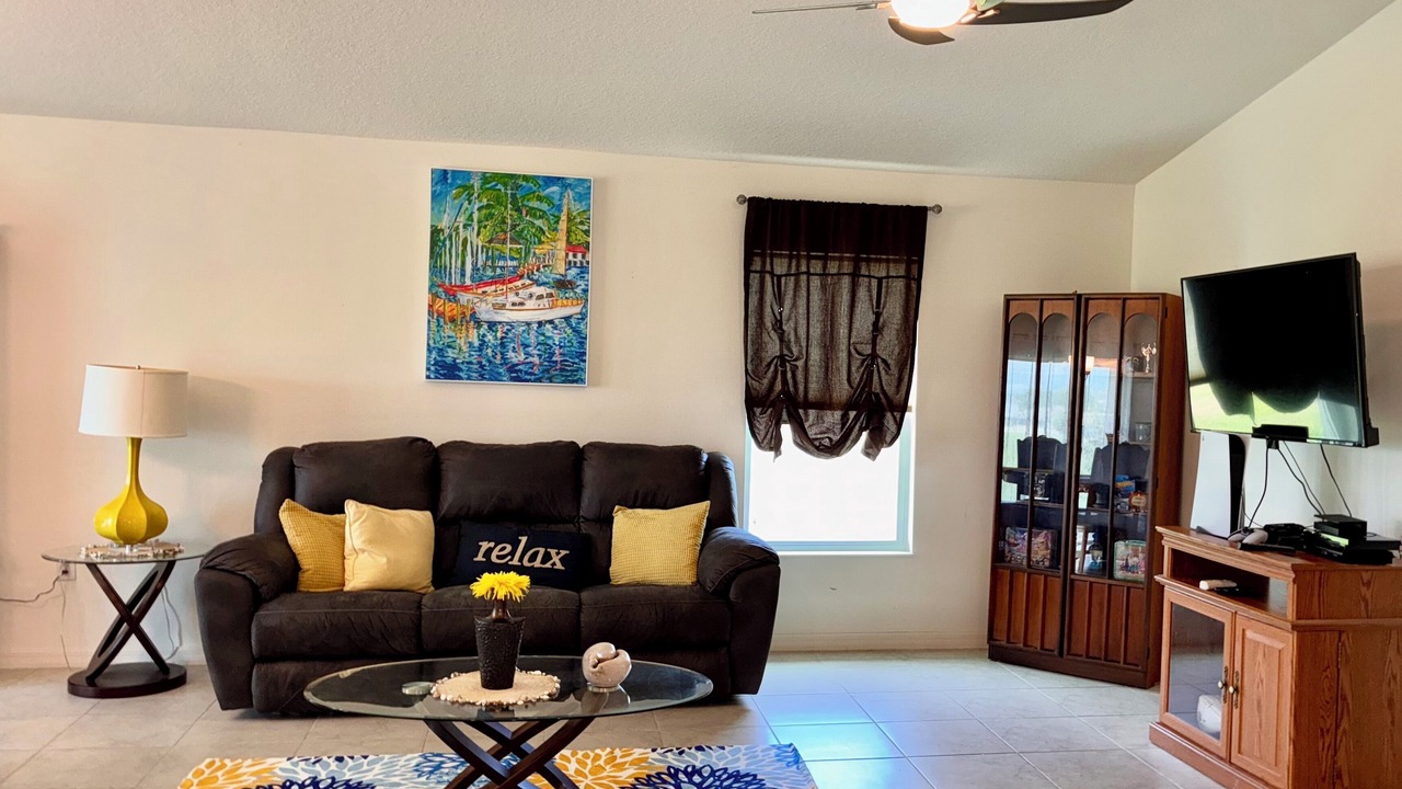 Photo of Livingroom in Winter Haven
