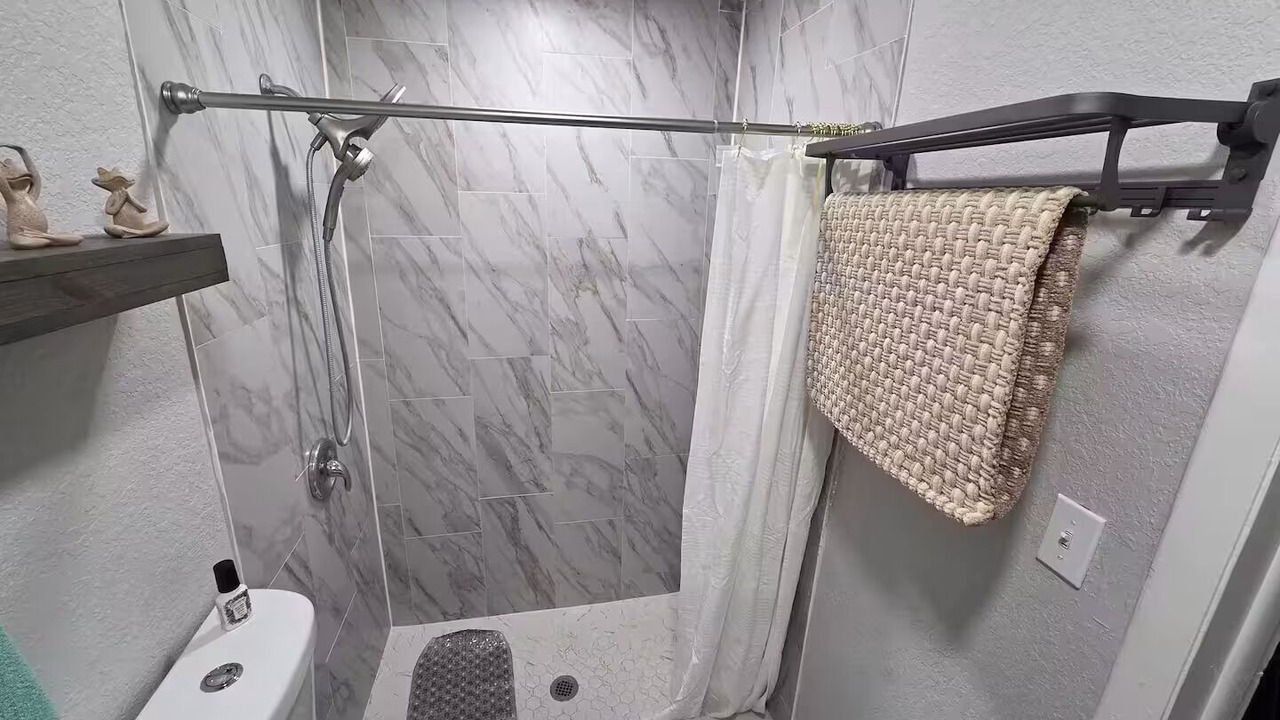 Photo of Bathroom in Beacon Square