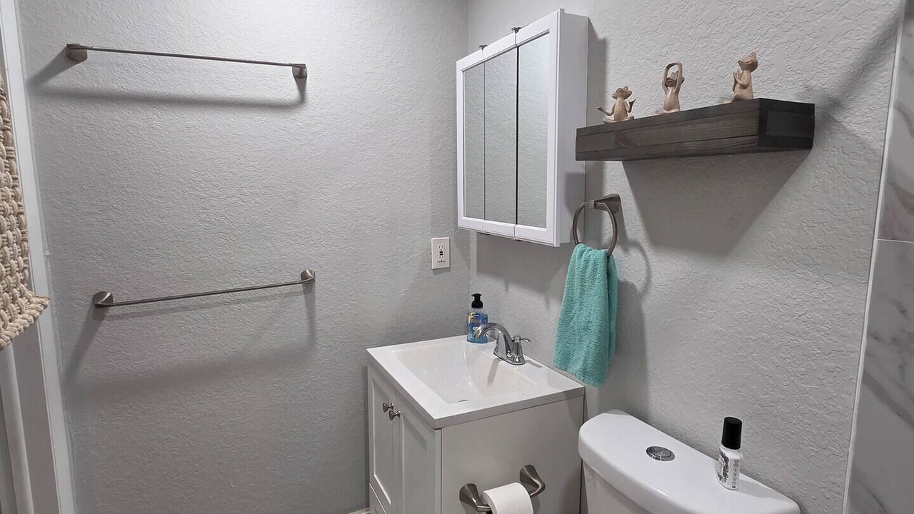 Photo of Bathroom in Beacon Square