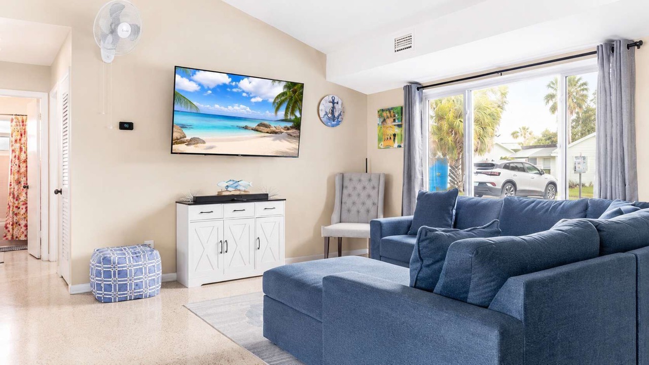 Photo of Livingroom in Apollo Beach