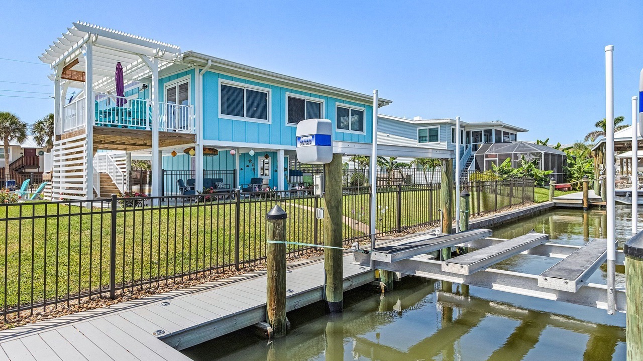 Photo of Outdoor in Mid Island