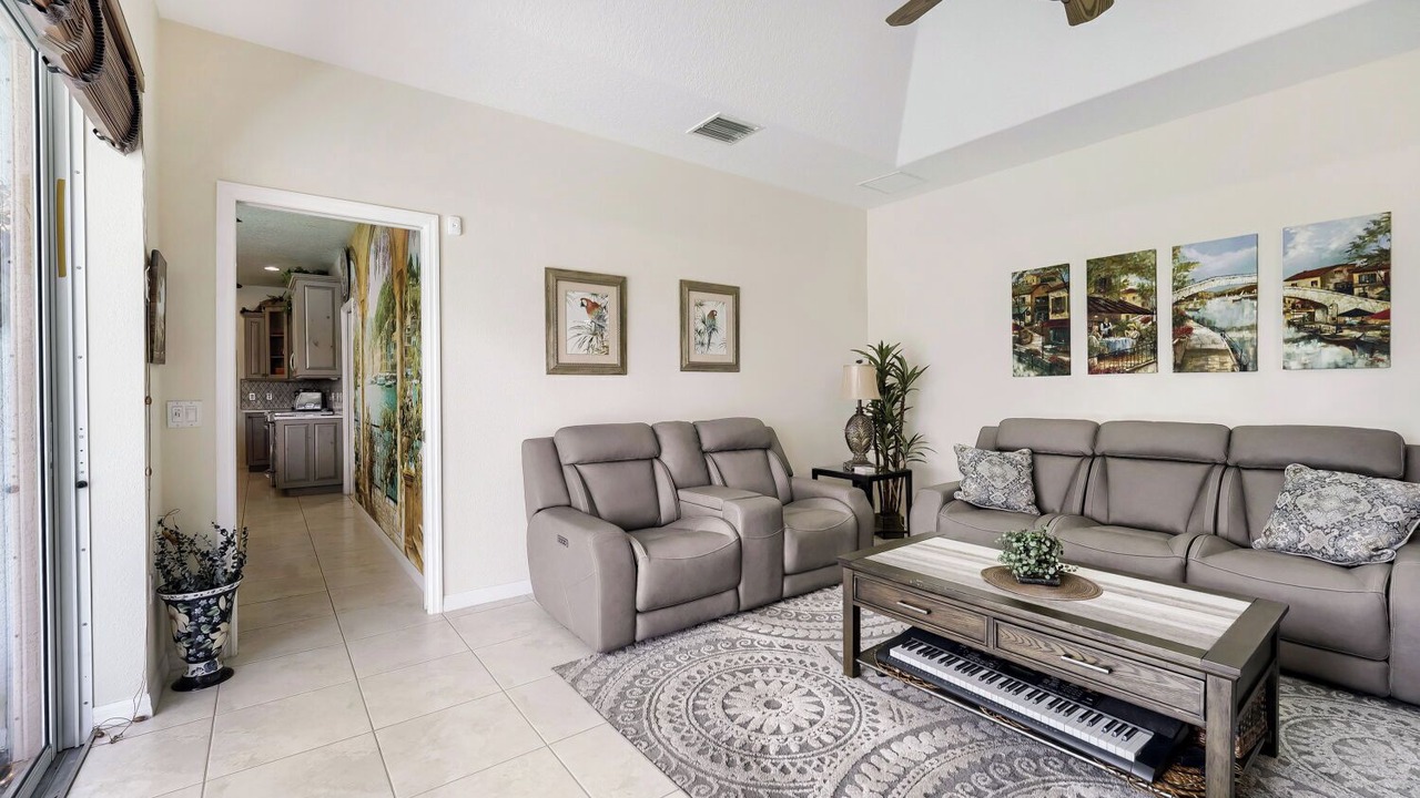 Photo of Livingroom in Rotonda Lakes