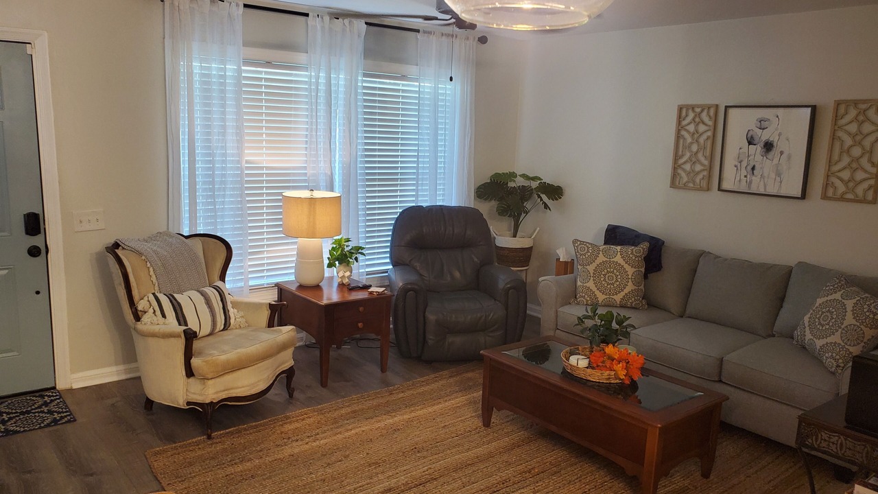 Photo of Livingroom in Bainbridge