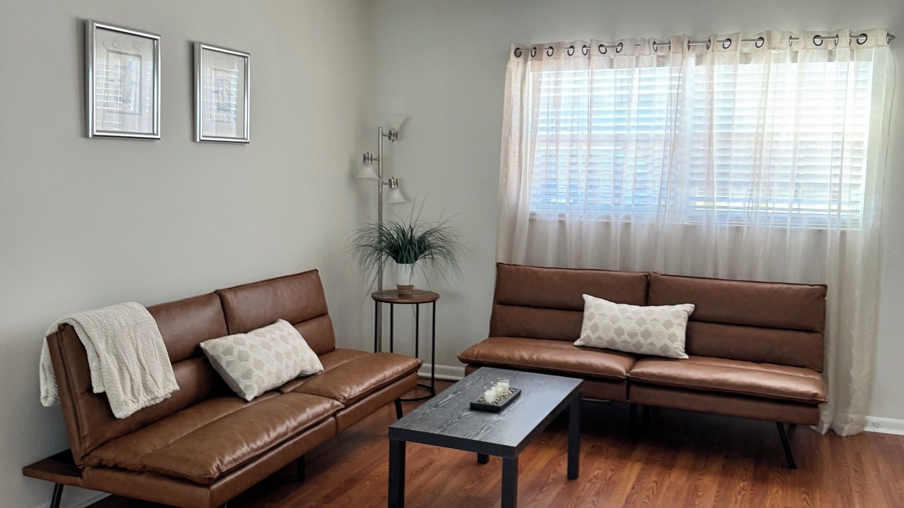 Photo of Livingroom in Cypress Lake