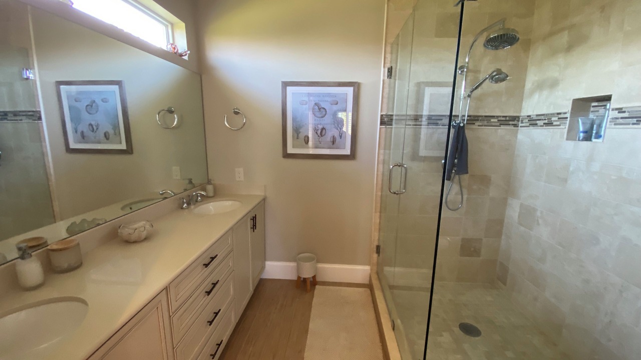Photo of Bathroom in Coury