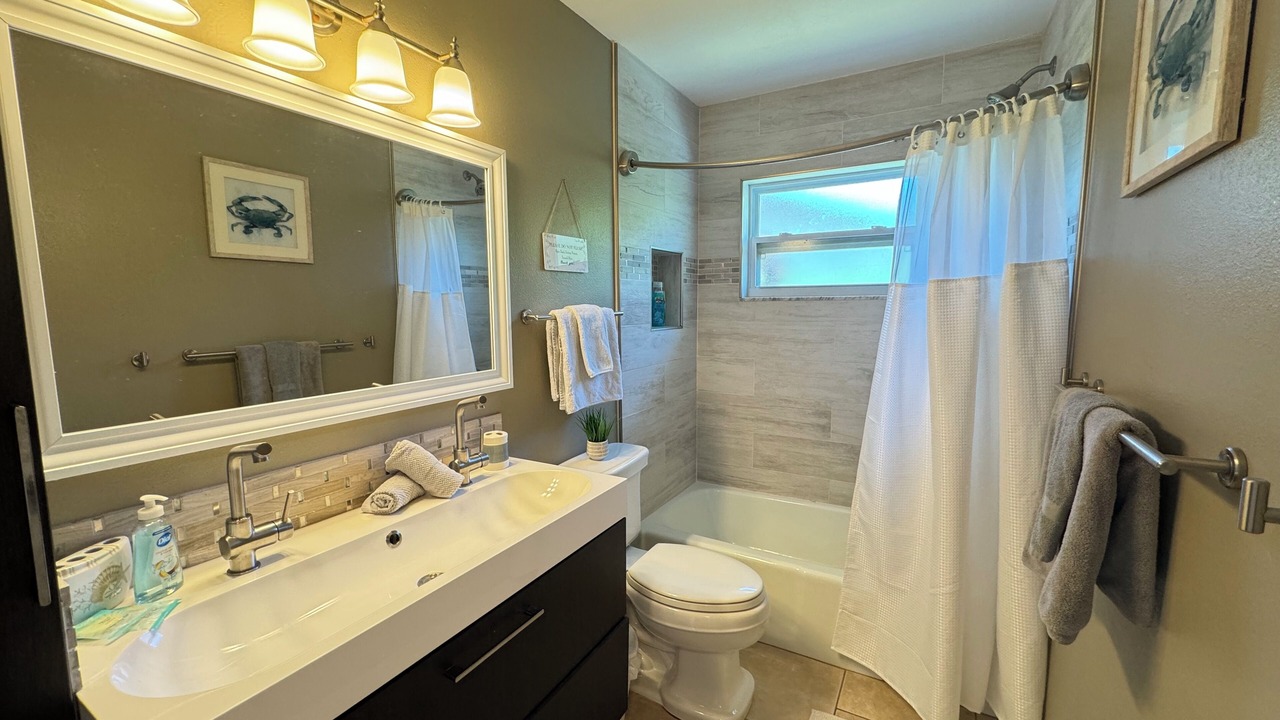 Photo of Bathroom in Venice Gardens