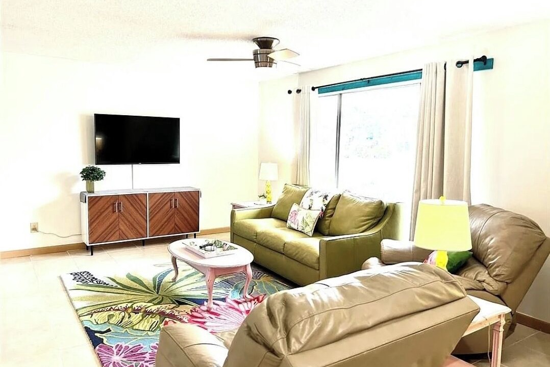 Photo of Livingroom in Lochmoor Waterway Estates