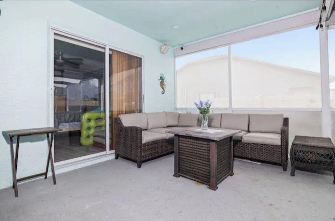 Photo of Livingroom in Berkeley Manor
