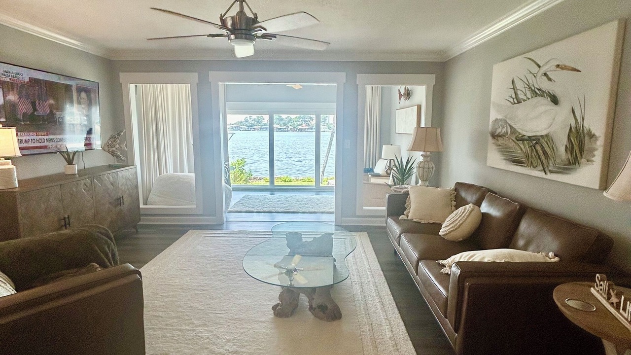 Photo of Livingroom in Thomas Drive