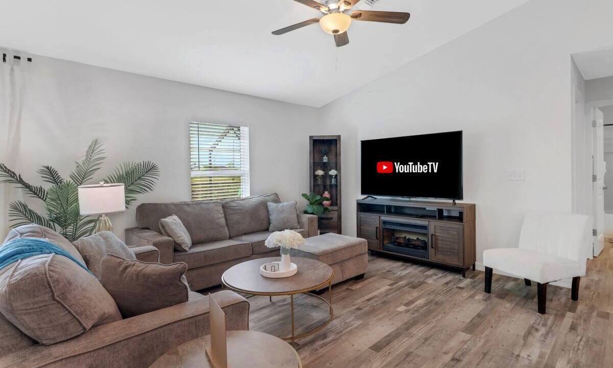 Photo of Livingroom in Diplomat