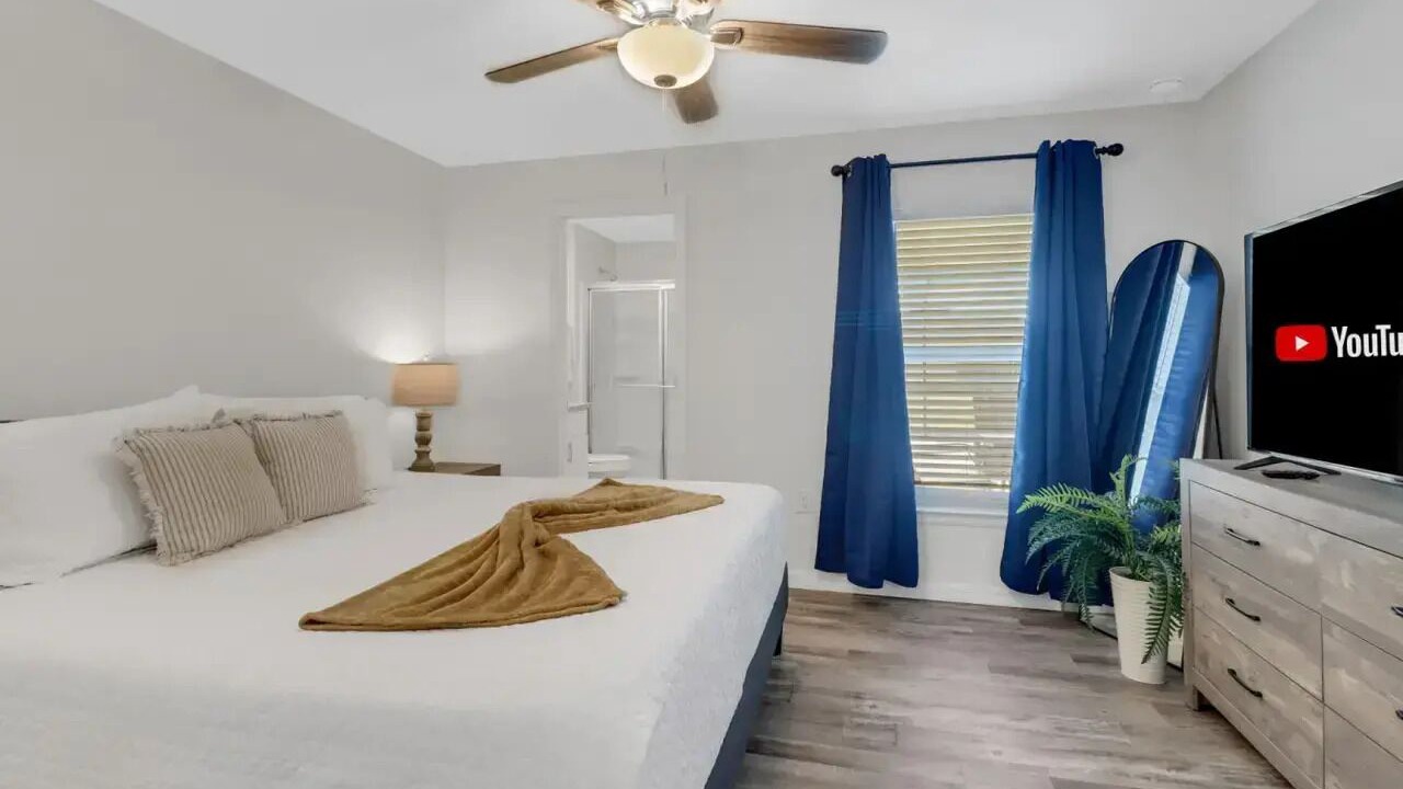 Photo of Bedroom in Diplomat