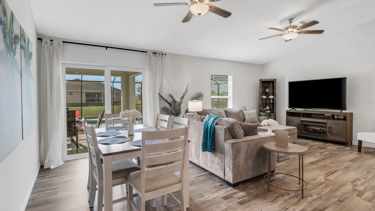 Photo of Livingroom in Diplomat