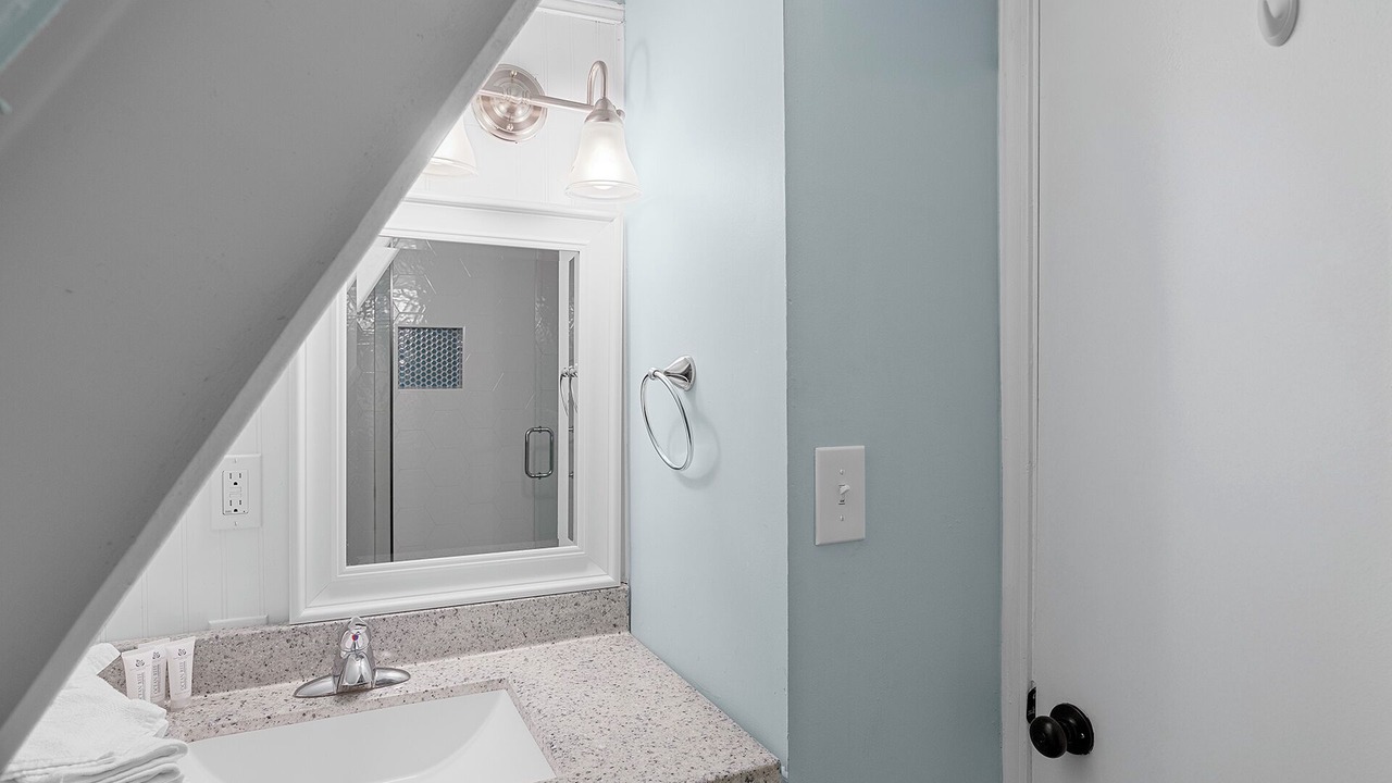 Photo of Bathroom in Gulfview Heights