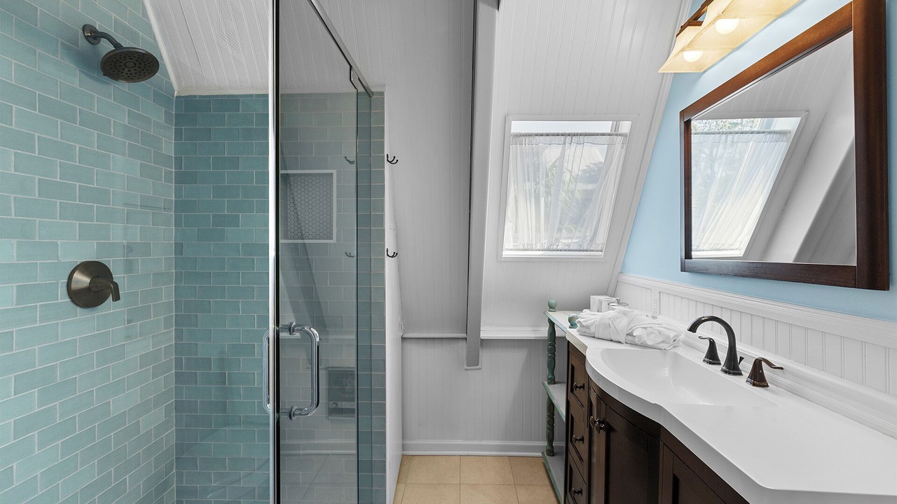 Photo of Bathroom in Gulfview Heights
