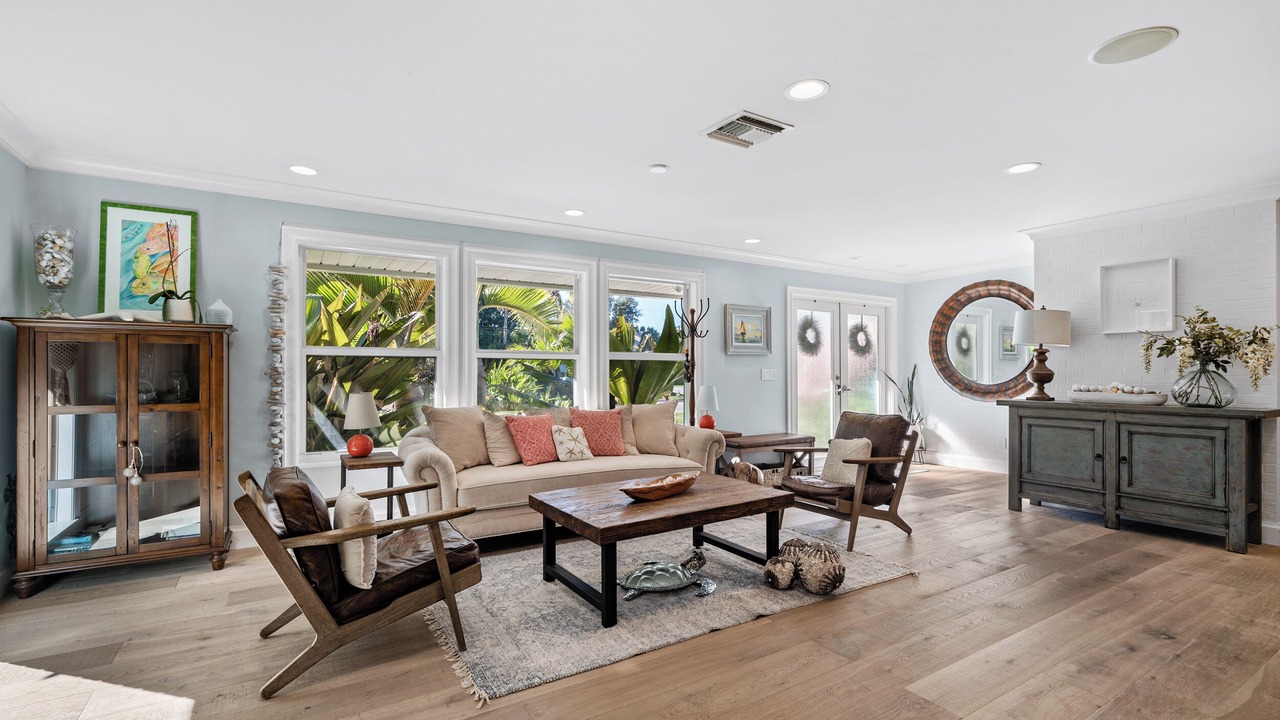 Photo of Livingroom in Juno Beach