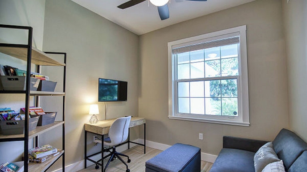 Photo of Livingroom in North Port