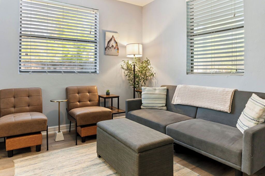Photo of Livingroom in Gateway Park