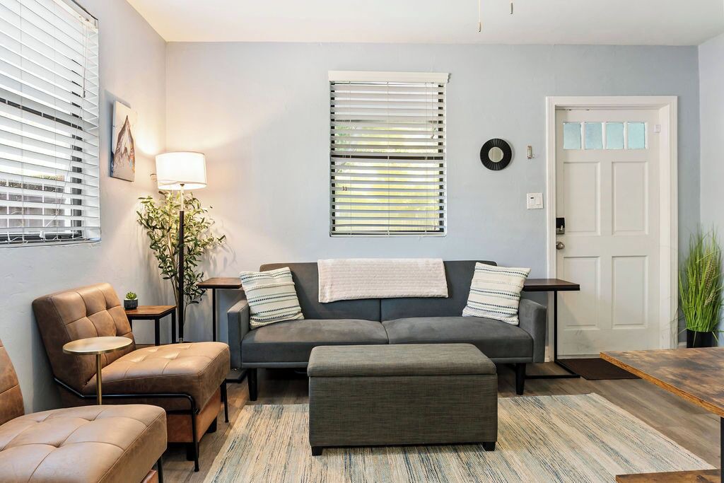 Photo of Livingroom in Gateway Park