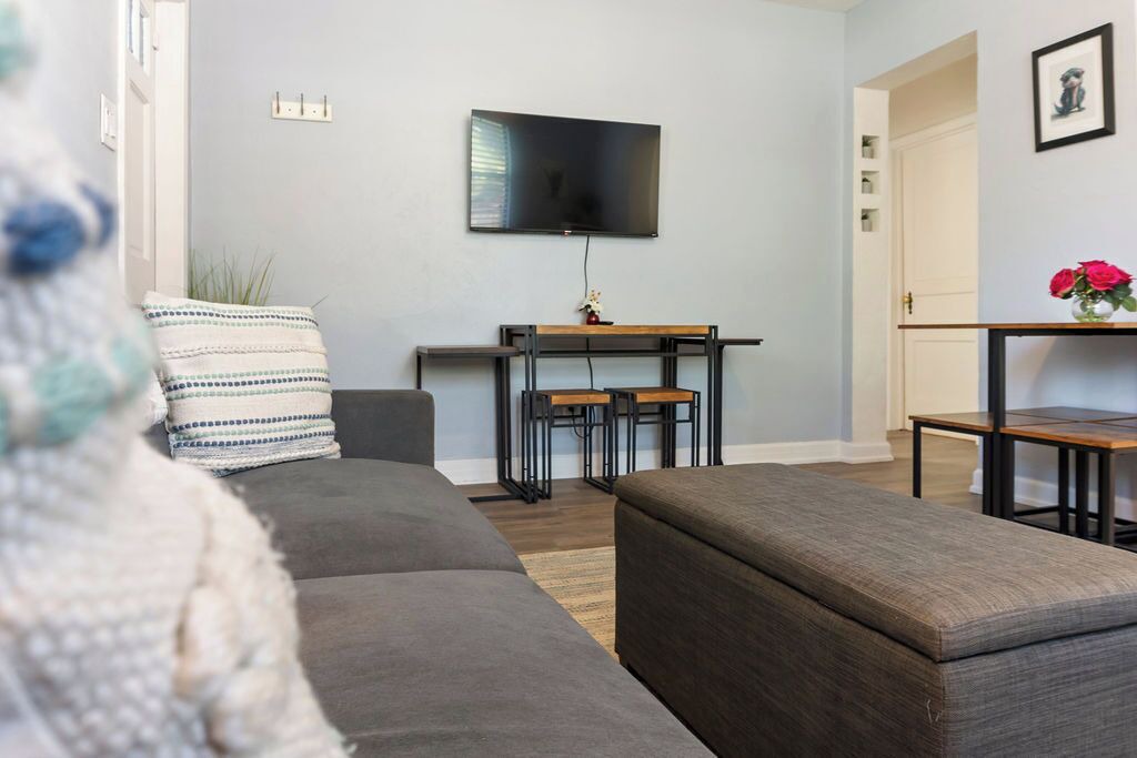 Photo of Livingroom in Gateway Park