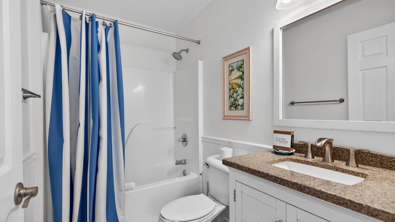 Photo of Bathroom in Gulfview Heights