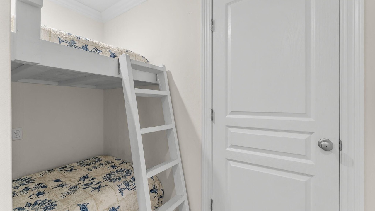 Photo of Bedroom in Mexico Beach