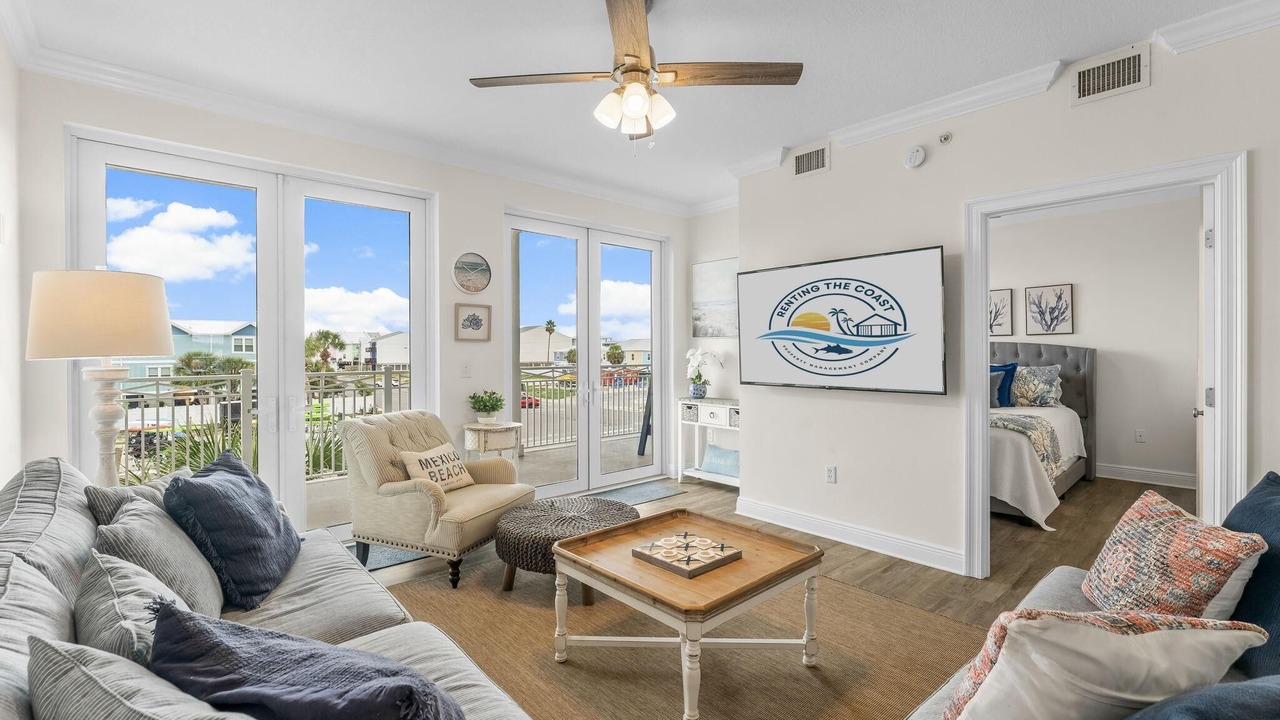 Photo of Livingroom in Mexico Beach