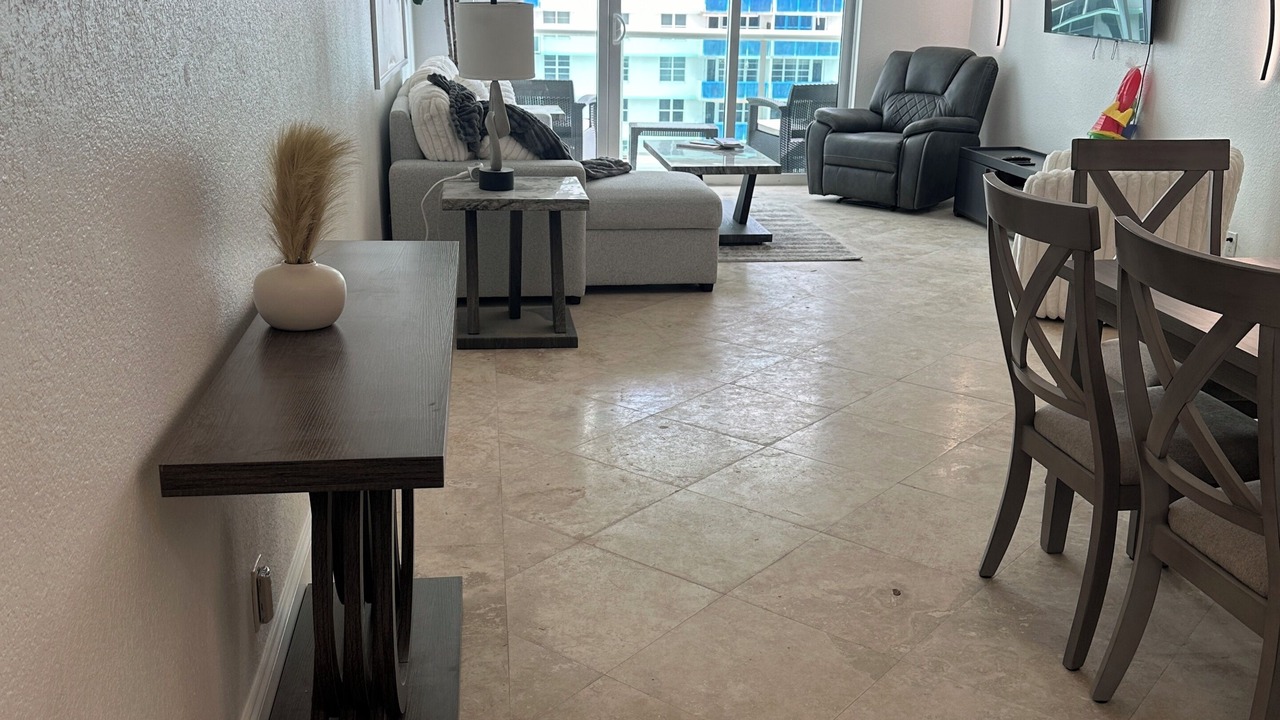 Photo of Livingroom in Hollywood South Central Beach