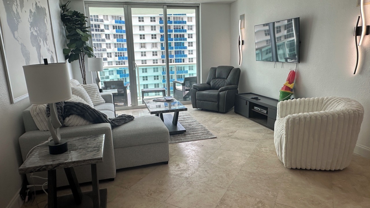 Photo of Livingroom in Hollywood South Central Beach