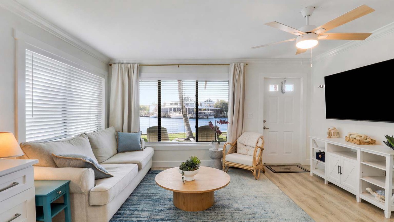 Photo of Livingroom in Stuart