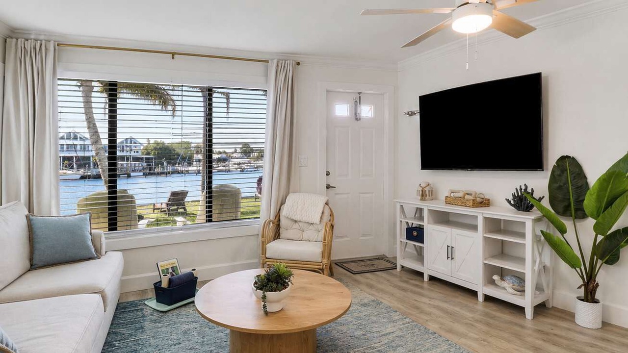 Photo of Livingroom in Stuart