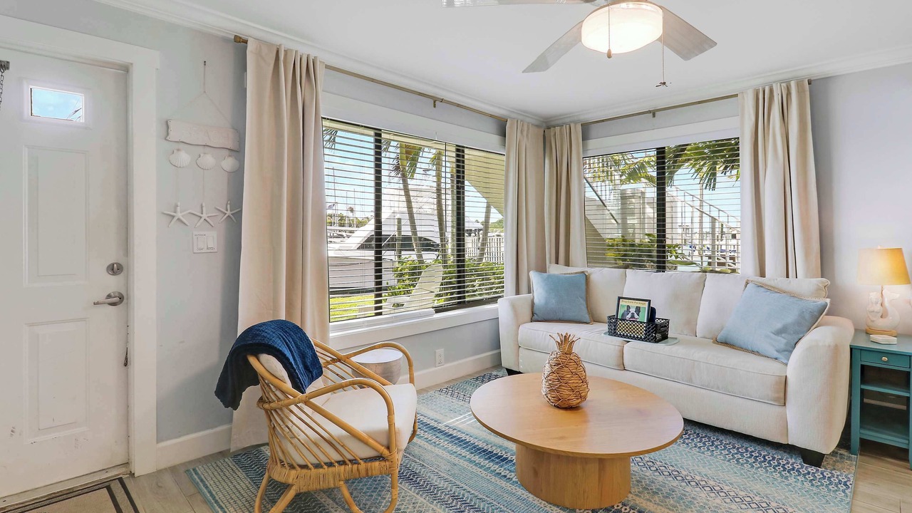 Photo of Livingroom in Stuart