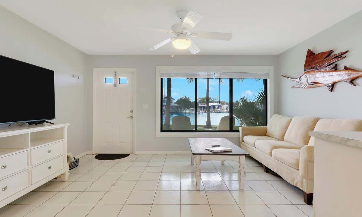 Photo of Livingroom in Stuart