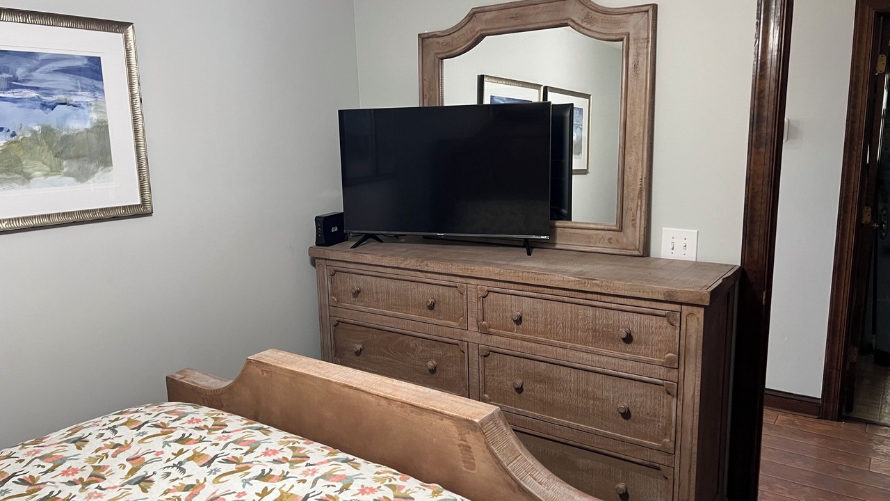 Photo of Bedroom in Cobb