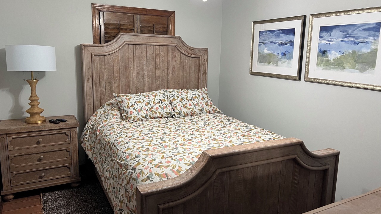 Photo of Bedroom in Cobb