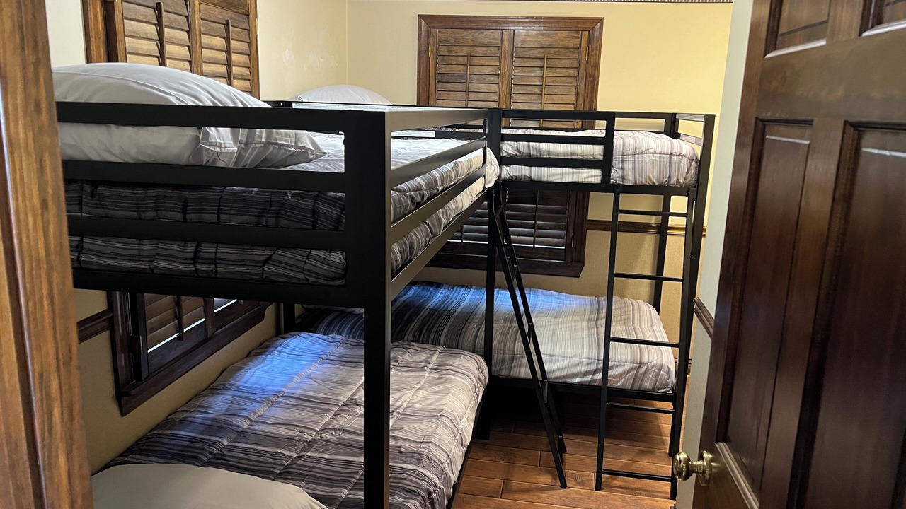 Photo of Bedroom in Cobb
