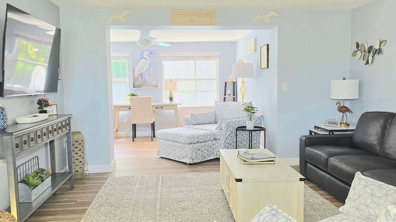 Photo of Livingroom in Gulf Gate Estates