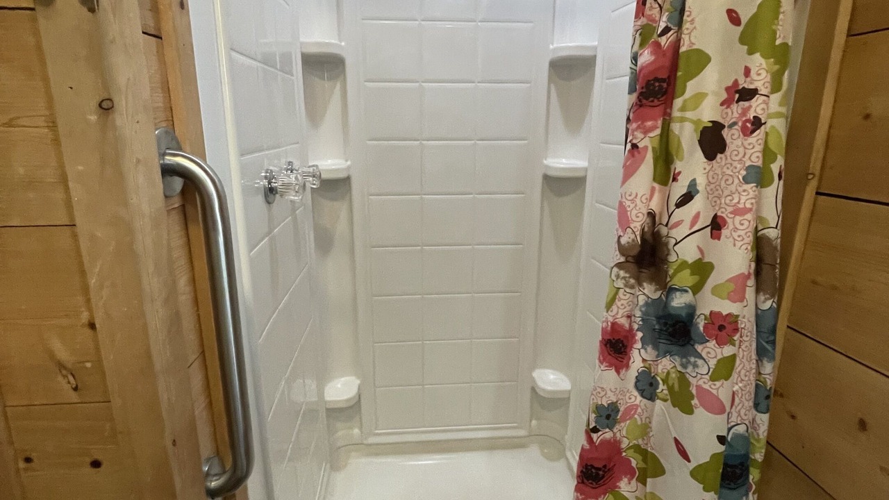 Photo of Bathroom in Hartsfield