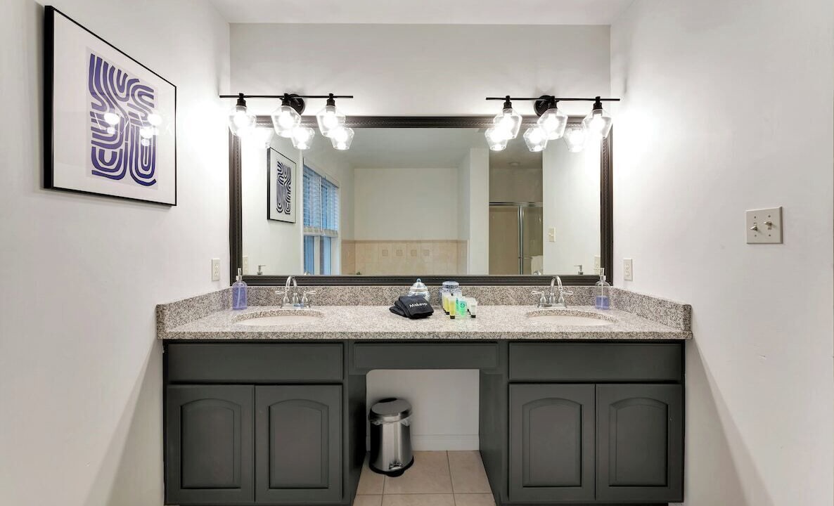 Photo of Bathroom in Largo