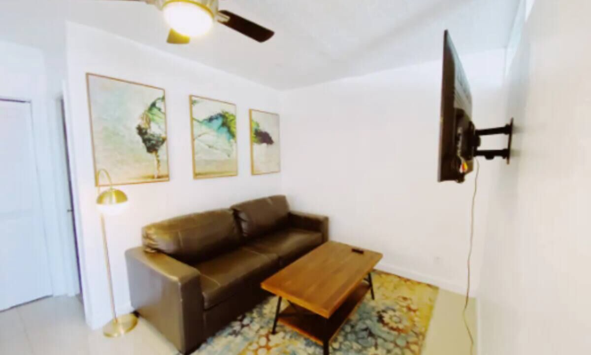 Photo of Livingroom in Coconut Grove