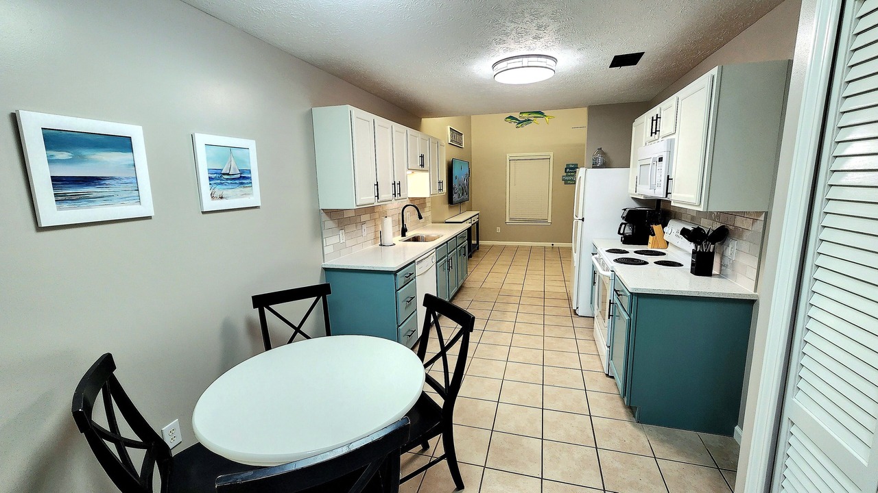 Photo of Kitchen in Biltmore Beach